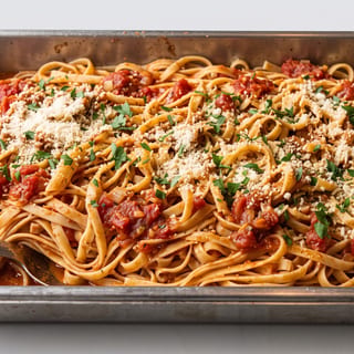 C: Pasta Marinara Fettucine Tray