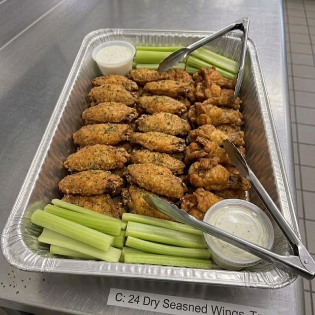 C: Traditional Wings (24).