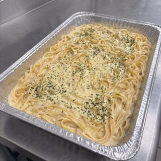 C: Pasta Alfredo Sauce Fettucine Tray